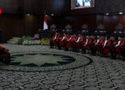 Hakim MK Wahiduddin dan Manahan wisuda purnabakti